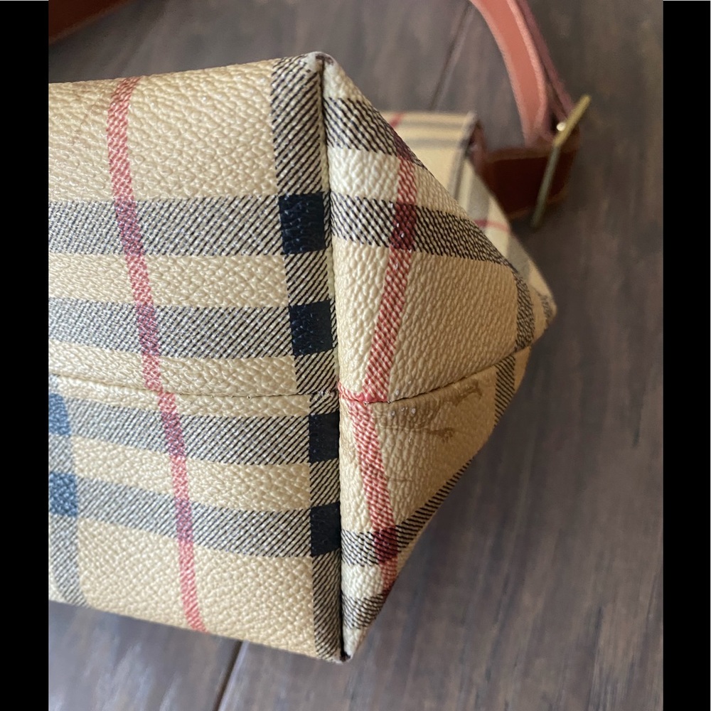 AUTHENTIC BURBERRY HAYMARKET PRINT SHOULDER HANDBAG - Picture 6 of 16